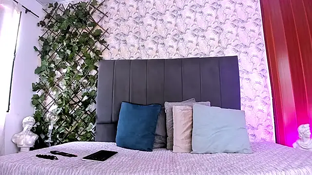 window to wonderland1 online show from 09/18/25, 06:21