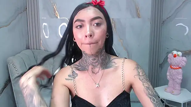 Snapshot of Ashley_Blum_v chatting on 09/16/25, 08:32 Ashley Blum v online show from 09/16/25, 08:32