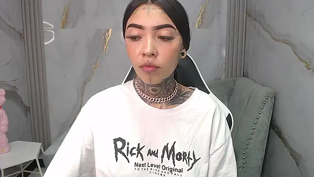 Snapshot of Ashley_Blum_v chatting on 11/01/25, 08:11 Ashley Blum v online show from 11/01/25, 08:11