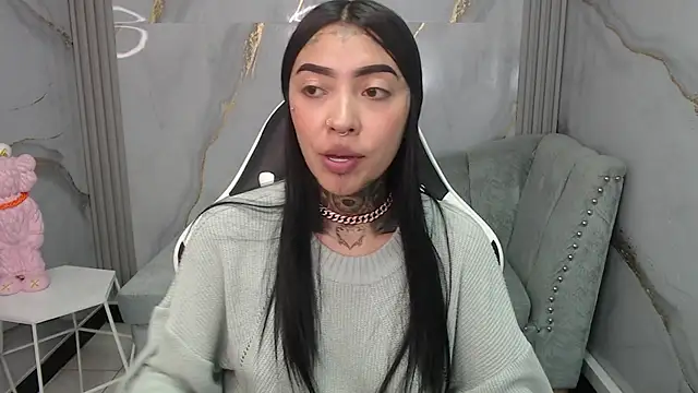 Snapshot of Ashley_Blum_v chatting on 11/04/25, 08:08 Ashley Blum v online show from 11/04/25, 08:08