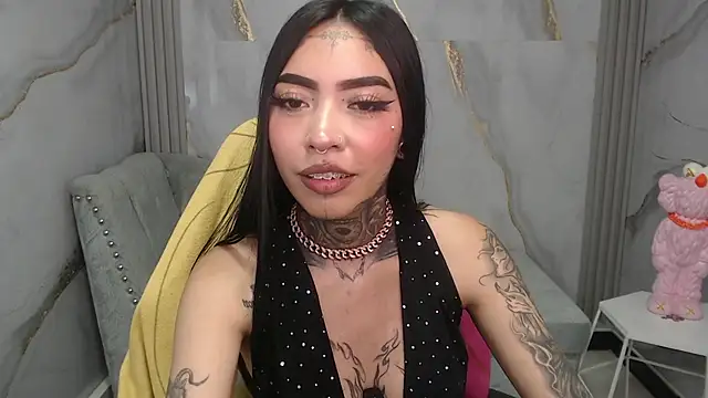 Snapshot of Ashley_Blum_v chatting on 11/17/25, 08:14 Ashley Blum v online show from 11/17/25, 08:14