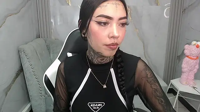 Snapshot of Ashley_Blum_v chatting on 11/20/25, 08:08 Ashley Blum v online show from 11/20/25, 08:08