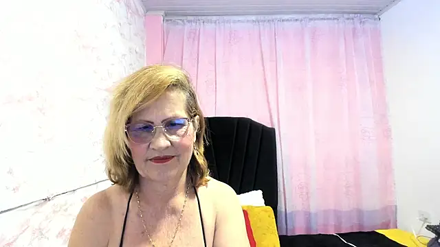 esmeraldaladys online show from 10/12/25, 07:24