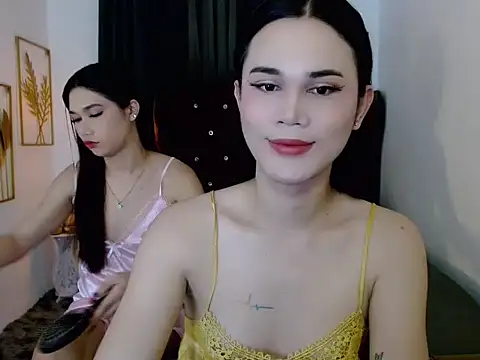 Snapshot of airyloove chatting on 10/18/25, 11:38 airyloove online show from 10/18/25, 11:38