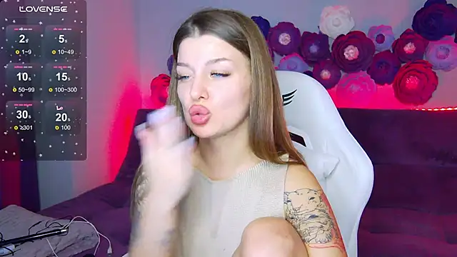 LindaBrilliant online show from 10/11/25, 02:48