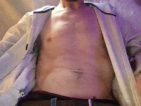 Snapshot of handyman7766 chatting on 01/17/25, 12:53 handyman7766 online show from 01/17/25, 12:53