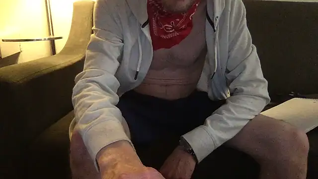 Snapshot of handyman7766 chatting on 03/18/25, 05:31 handyman7766 online show from 03/18/25, 05:31