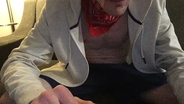 Snapshot of handyman7766 chatting on 03/18/25, 11:30 handyman7766 online show from 03/18/25, 11:30