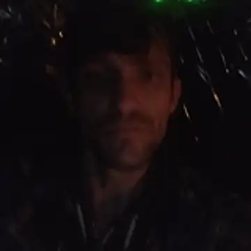 Snapshot of handyman7766 chatting on 11/08/25, 12:05 handyman7766 online show from 11/08/25, 12:05