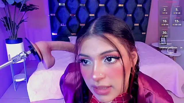 Snapshot of Micki__ chatting on 11/13/25, 12:15 Micki online show from 11/13/25, 12:15