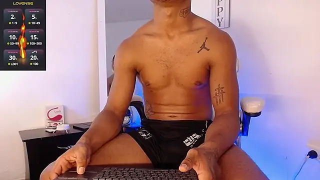 Snapshot of rivaldo_ramos chatting on 10/11/25, 04:12 rivaldo ramos online show from 10/11/25, 04:12