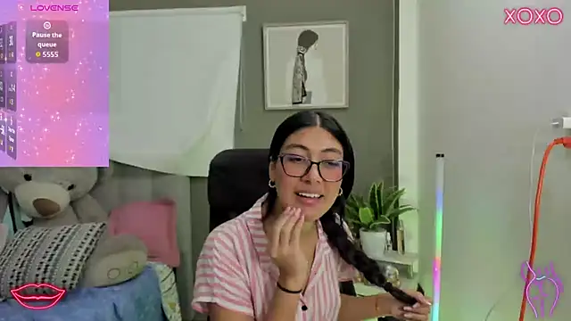 Allison 19   online show from 12/20/25, 02:18