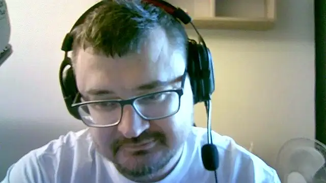 Snapshot of SirAbuser chatting on 11/14/25, 06:56 SirAbuser online show from 11/14/25, 06:56