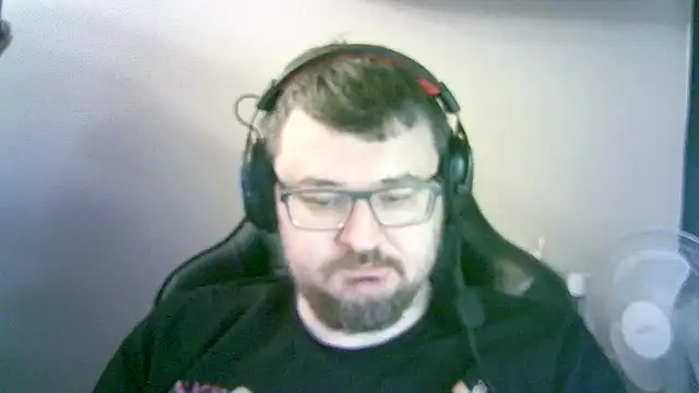 Snapshot of SirAbuser chatting on 12/16/25, 07:02 SirAbuser online show from 12/16/25, 07:02