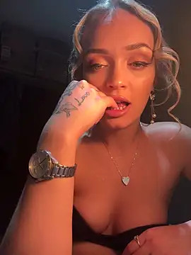 Snapshot of lollylicious22 chatting on 09/24/25, 11:52 lollylicious22 online show from 09/24/25, 11:52