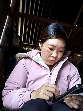 vivi cute online show from 10/23/25, 01:16