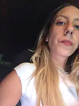 Snapshot of PetiteSecrets chatting on 11/05/25, 05:46 PetiteSecrets online show from 11/05/25, 05:46