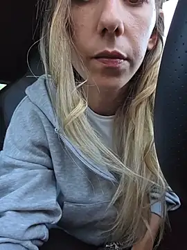 Snapshot of PetiteSecrets chatting on 11/16/25, 03:17 PetiteSecrets online show from 11/16/25, 03:17