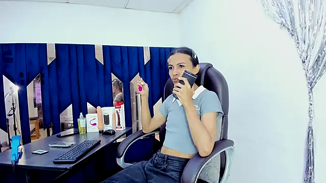 Aisha hotts777 online show from 07/28/26, 07:39