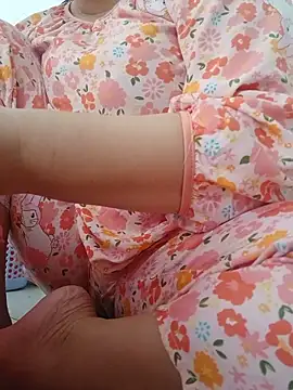 Snapshot of _Babyrose_ chatting on 06/11/26, 05:05 Babyrose online show from 06/11/26, 05:05