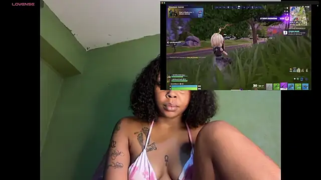 Snapshot of Liaprettygirl chatting on 04/01/26, 01:41 Liaprettygirl online show from 04/01/26, 01:41