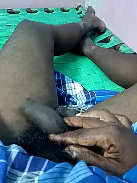 Snapshot of dolphiinn chatting on 10/16/25, 02:40 dolphiinn online show from 10/16/25, 02:40