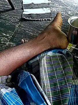 Snapshot of dolphiinn chatting on 10/21/25, 05:41 dolphiinn online show from 10/21/25, 05:41