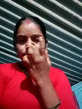 Snapshot of Mohini-xx chatting on 10/13/25, 11:38 Mohini-xx online show from 10/13/25, 11:38