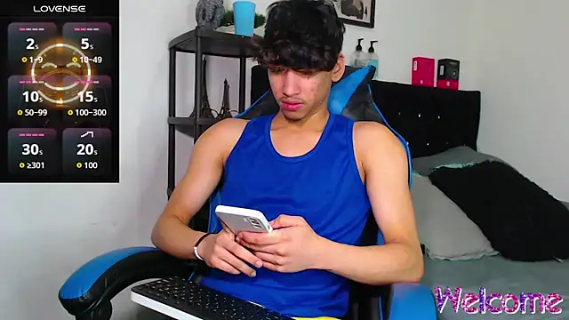 Snapshot of Gael_Jones chatting on 11/21/25, 11:25 Gael Jones online show from 11/21/25, 11:25