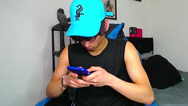 Snapshot of Gael_Jones chatting on 11/27/25, 02:24 Gael Jones online show from 11/27/25, 02:24