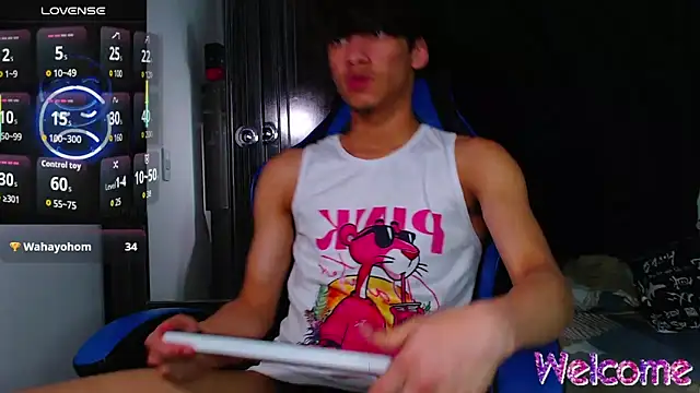 Snapshot of Gael_Jones chatting on 12/18/25, 05:13 Gael Jones online show from 12/18/25, 05:13