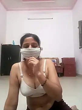 Snapshot of BITEXBABYlove chatting on 10/06/25, 02:47 BITEXBABYlove online show from 10/06/25, 02:47