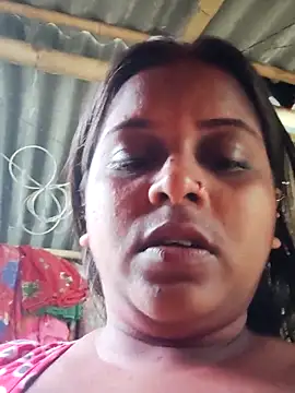 Hot-Show2 online show from 10/04/25, 07:39