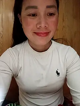 LyyChac online show from 12/13/25, 10:04