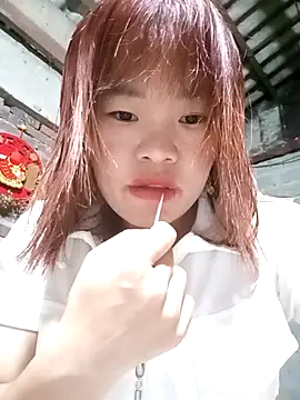 Snapshot of sukabae00 chatting on 09/27/25, 01:27 sukabae00 online show from 09/27/25, 01:27