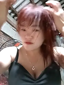 Snapshot of sukabae00 chatting on 09/30/25, 12:43 sukabae00 online show from 09/30/25, 12:43