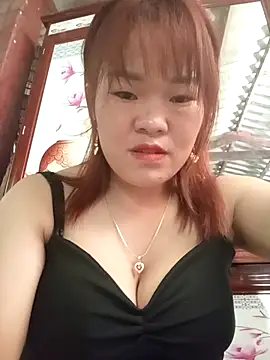 Snapshot of sukabae00 chatting on 10/12/25, 03:27 sukabae00 online show from 10/12/25, 03:27