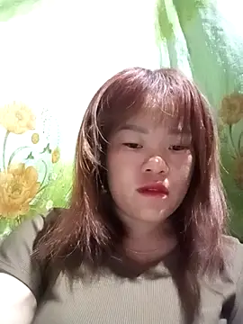 Snapshot of sukabae00 chatting on 10/13/25, 10:43 sukabae00 online show from 10/13/25, 10:43