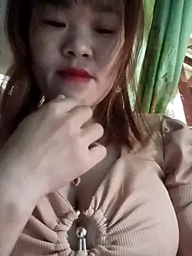 Snapshot of sukabae00 chatting on 10/17/25, 02:59 sukabae00 online show from 10/17/25, 02:59