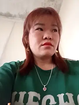 Snapshot of sukabae00 chatting on 10/28/25, 12:14 sukabae00 online show from 10/28/25, 12:14