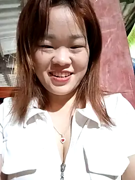 Snapshot of sukabae00 chatting on 11/11/25, 12:27 sukabae00 online show from 11/11/25, 12:27