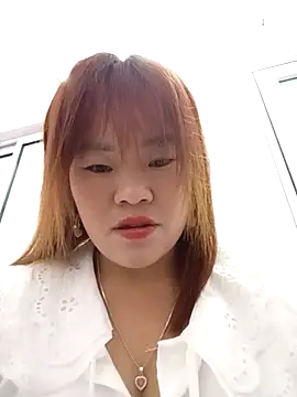 Snapshot of sukabae00 chatting on 11/15/25, 02:13 sukabae00 online show from 11/15/25, 02:13