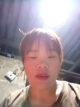 Snapshot of sukabae00 chatting on 11/16/25, 12:22 sukabae00 online show from 11/16/25, 12:22