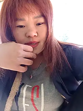 Snapshot of sukabae00 chatting on 11/30/25, 03:10 sukabae00 online show from 11/30/25, 03:10