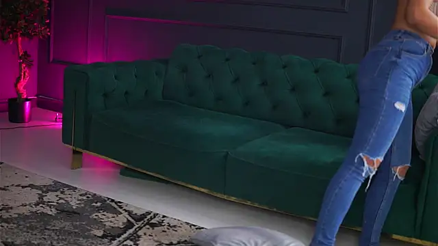 SiennaRuh online show from 09/29/25, 10:31