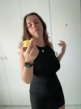 TenderLaGlamor online show from 09/27/25, 05:07