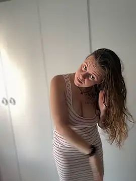 TenderLaGlamor online show from 10/14/25, 11:55