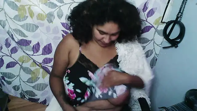 Snapshot of Mommybubbles2 chatting on 10/10/25, 11:31 Mommybubbles2 online show from 10/10/25, 11:31