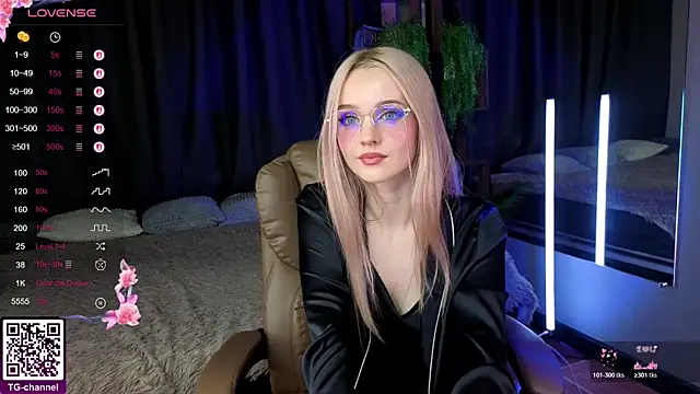 exxxcore  online show from 10/27/25, 10:14