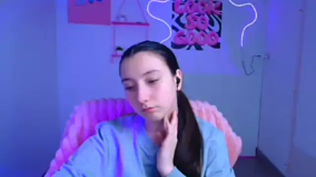 ScarlettVibe  online show from 10/27/25, 12:31